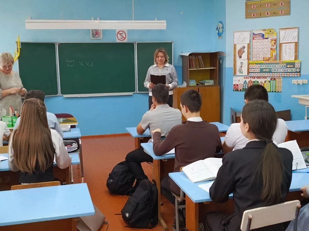 "Связь поколений в защите Родины от нацистов".